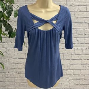 PattyBoutik 3/4 Sleeve Twisted Cross Keyhole Top
